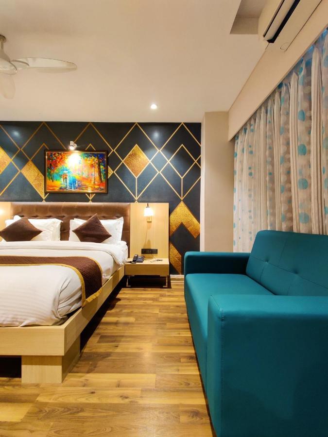 Hotel Sadbhav Villa Surat Zewnętrze zdjęcie
