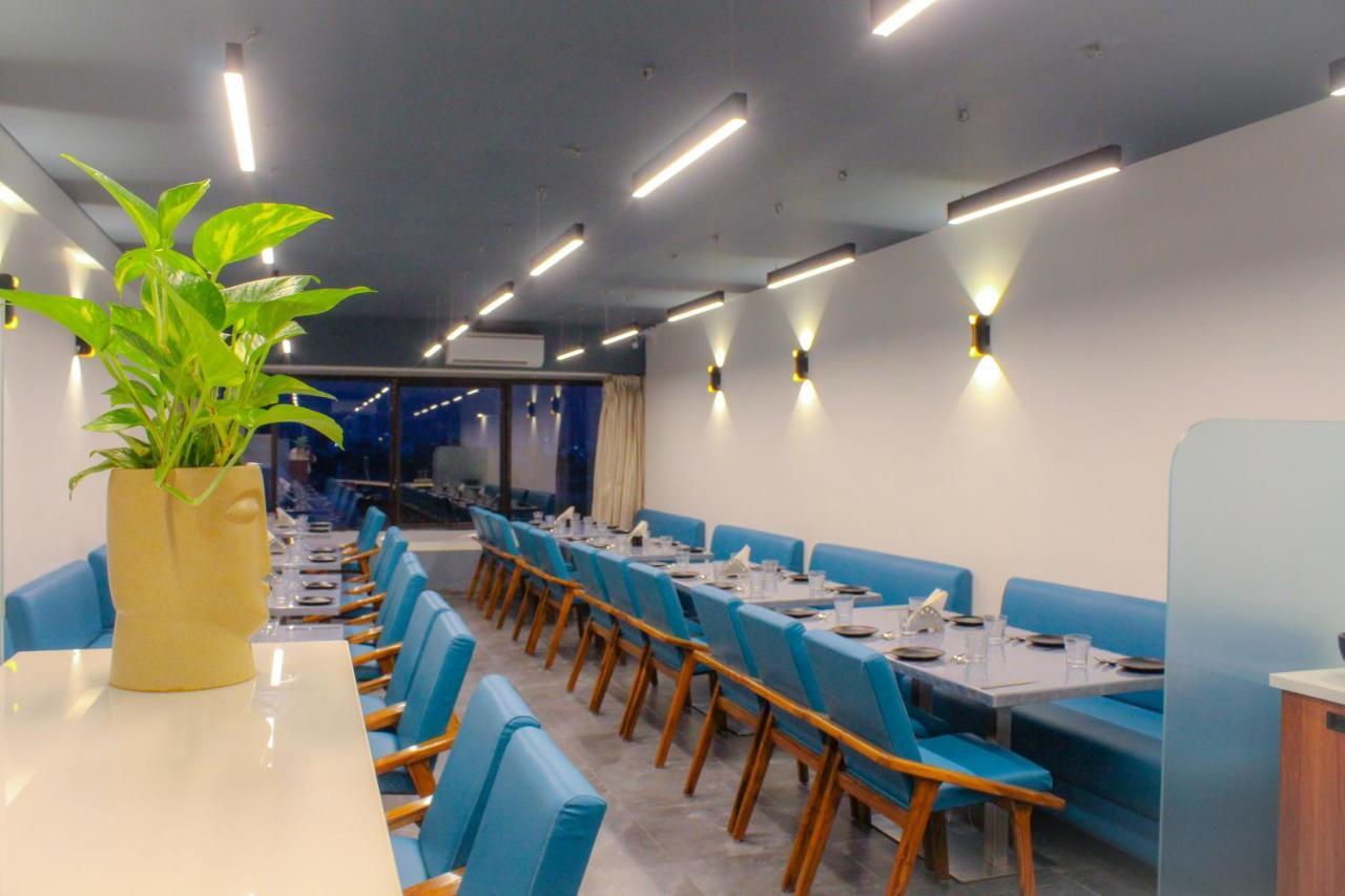 Hotel Sadbhav Villa Surat Zewnętrze zdjęcie